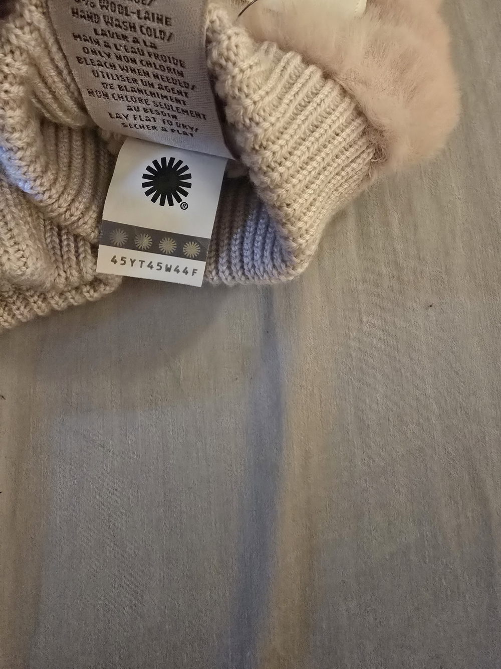 UGG Plush Shearling-Lined Mittens in Blush Pink-NWT! - Picture 8 of 10